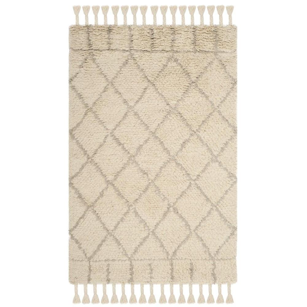 CASABLANCA, IVORY / LIGHT GREY, 4' X 6', Area Rug. Picture 1