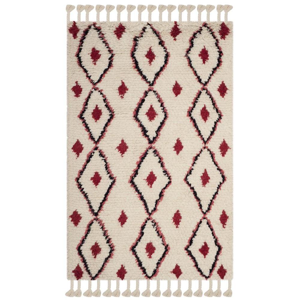 CASABLANCA, IVORY / FUCHSIA, 4' X 6', Area Rug. Picture 1