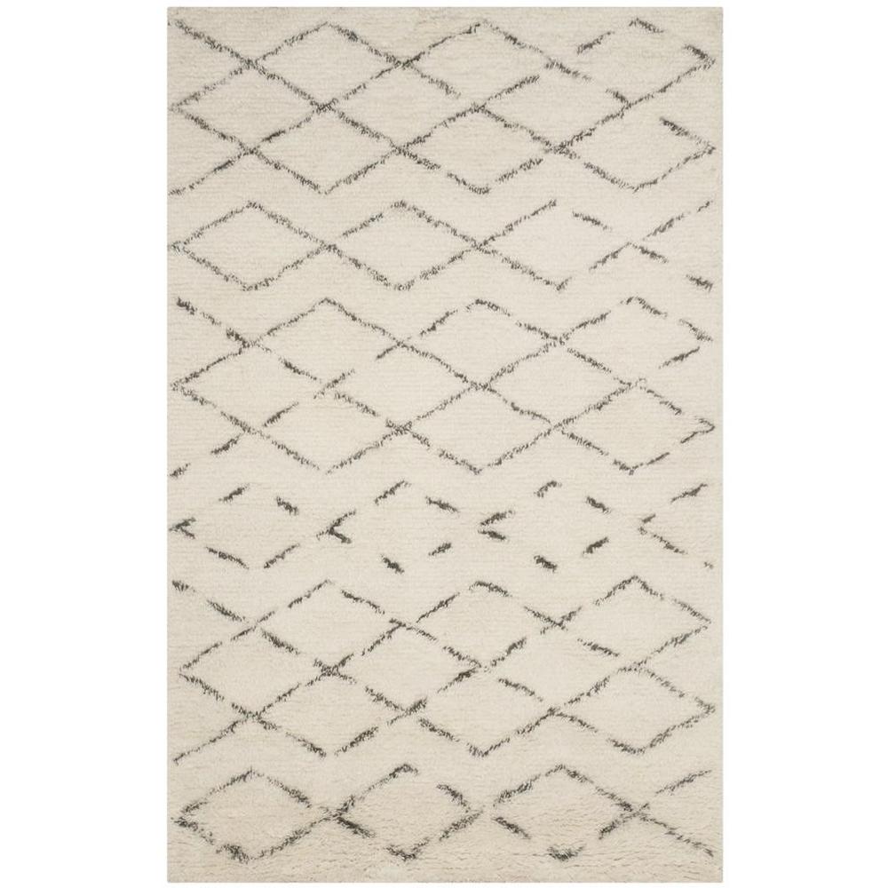 CASABLANCA, IVORY / GREY, 5' X 8', Area Rug, CSB847B-5. Picture 1