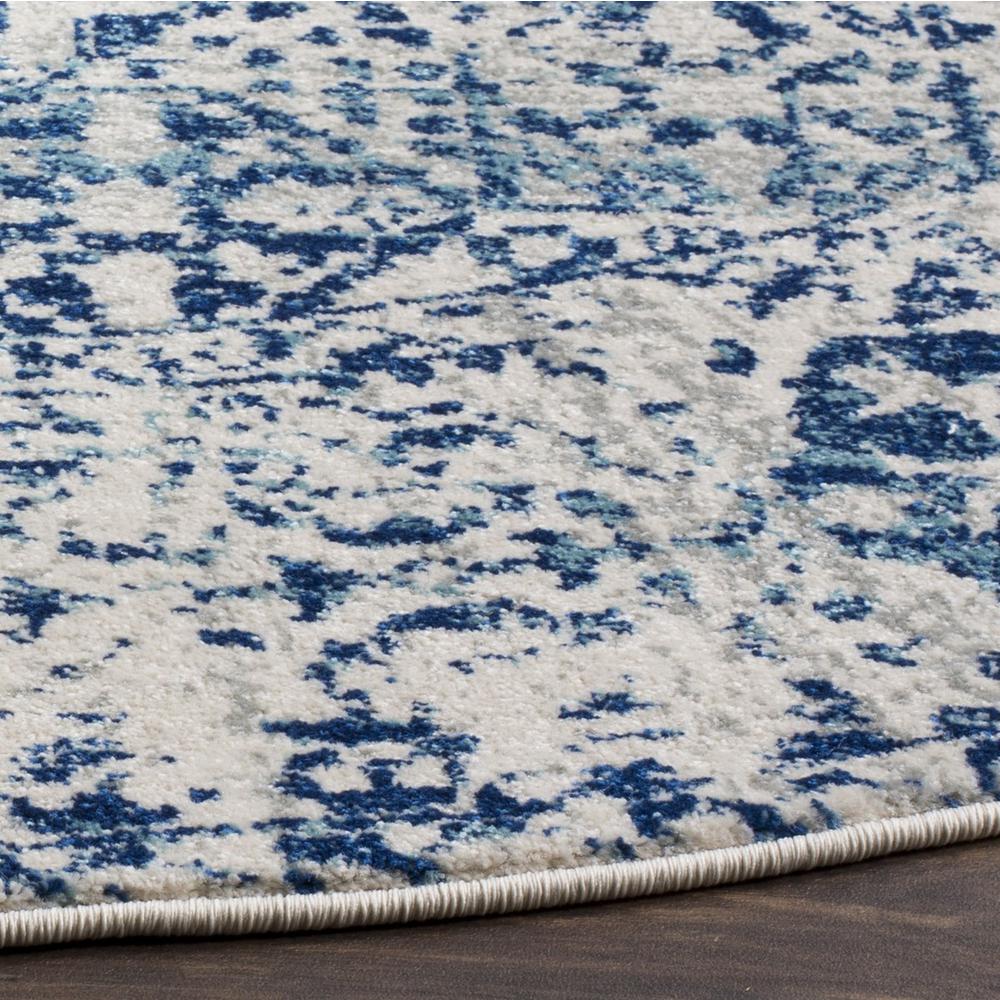 EVOKE, IVORY / BLUE, 3' X 3' Round, Area Rug, EVK260C-3R. Picture 1