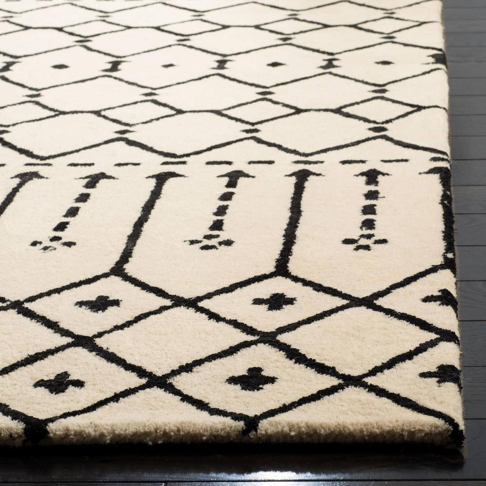 HIMALAYA, IVORY / BLACK, 5' X 8', Area Rug. Picture 2