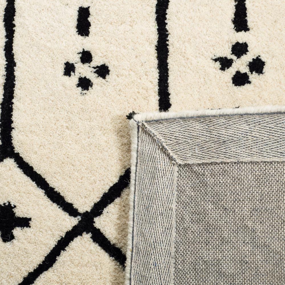 HIMALAYA, IVORY / BLACK, 5' X 8', Area Rug. Picture 4