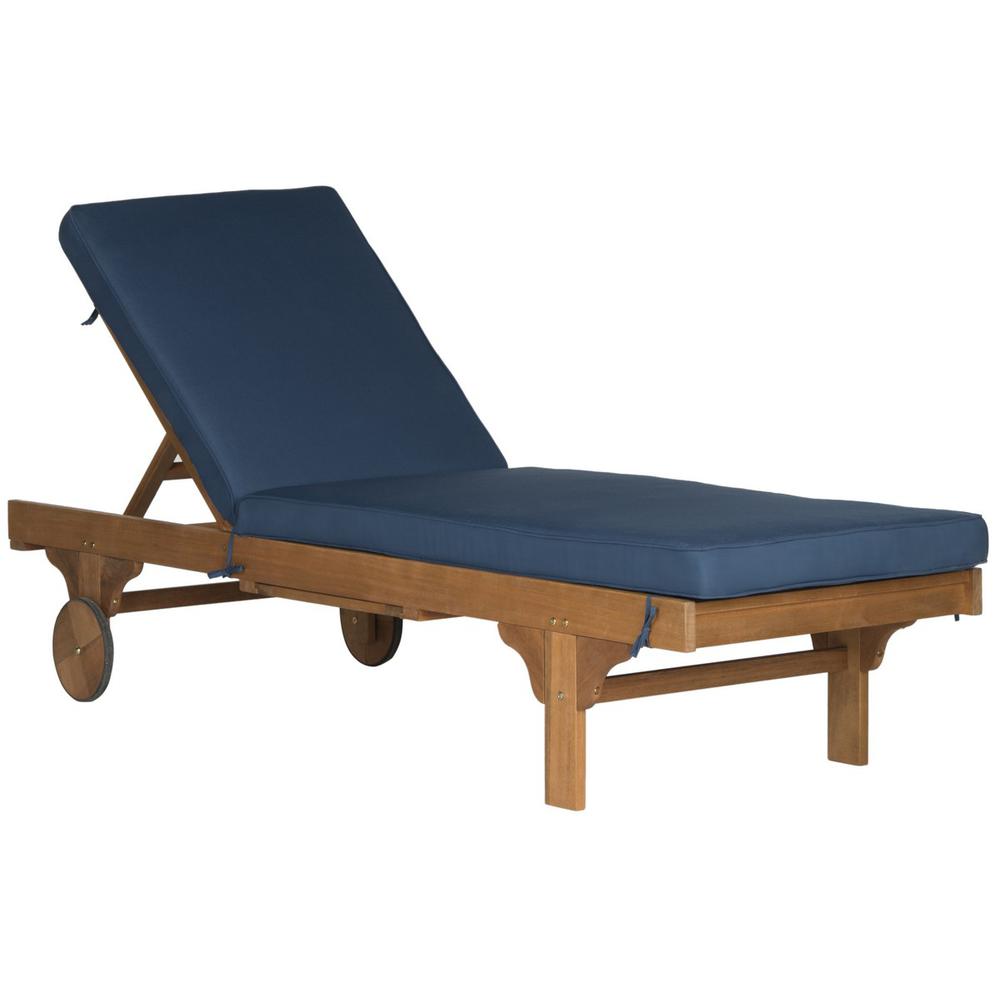 Newport Chaise Lounge Chair With Side Table. Picture 1
