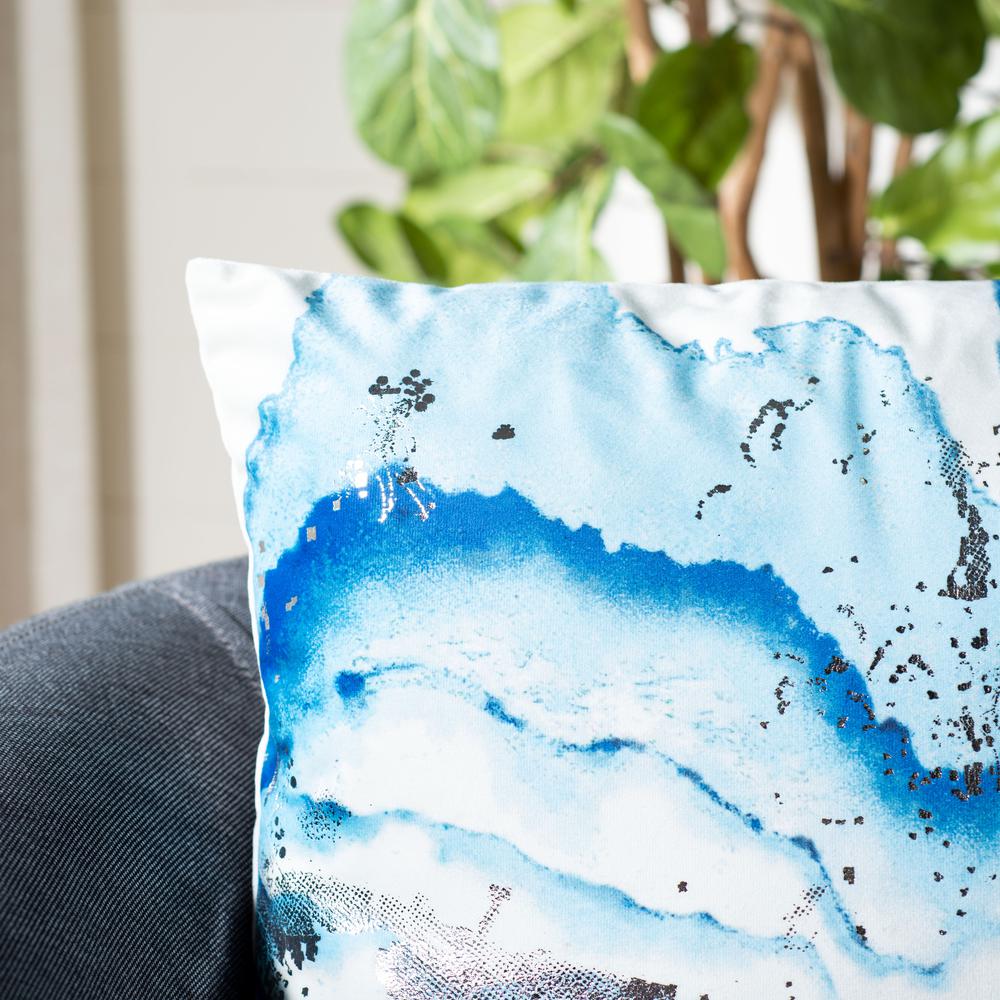 Jakki Pillow, White/Blue. Picture 1
