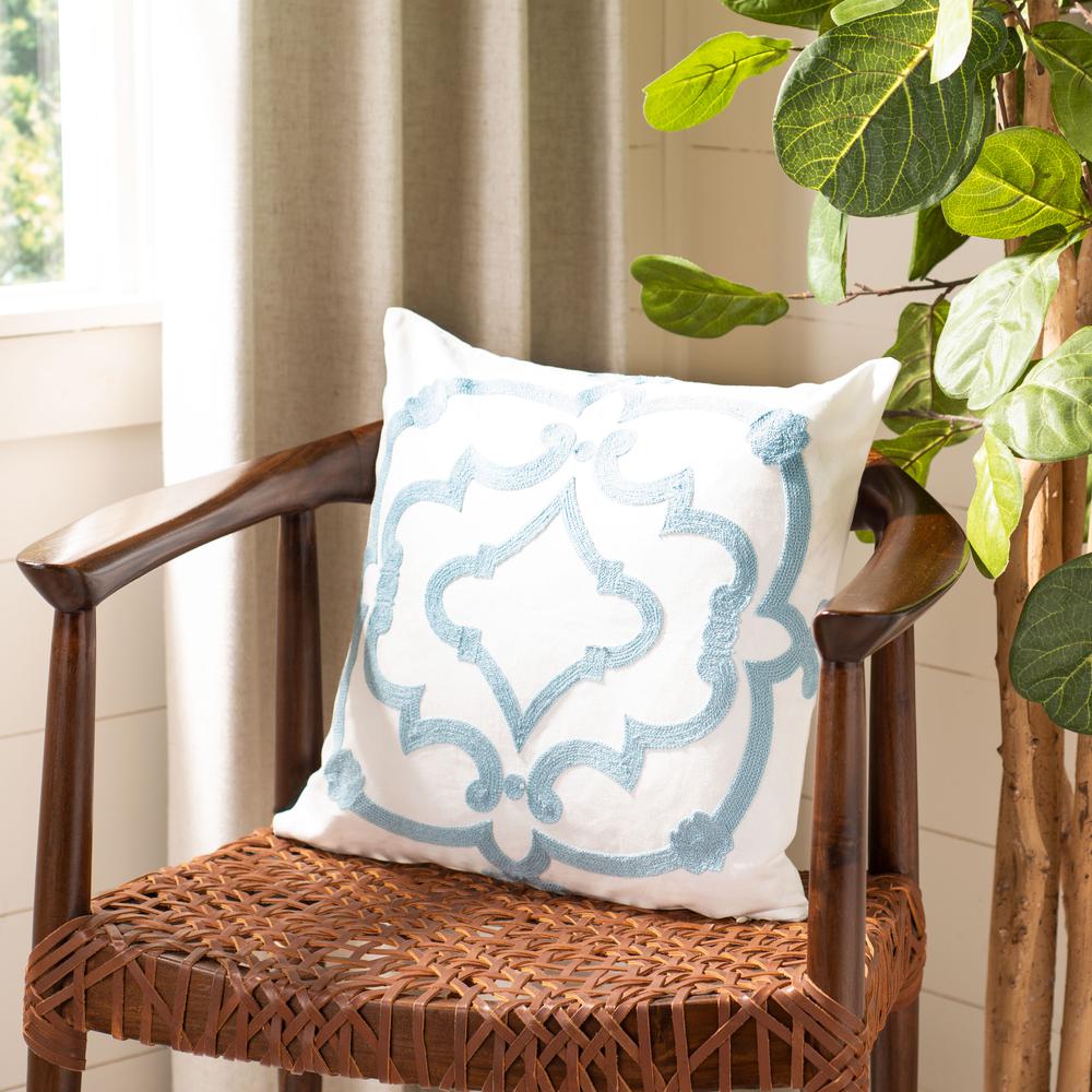 Daciana Pillow, White/Blue. Picture 4