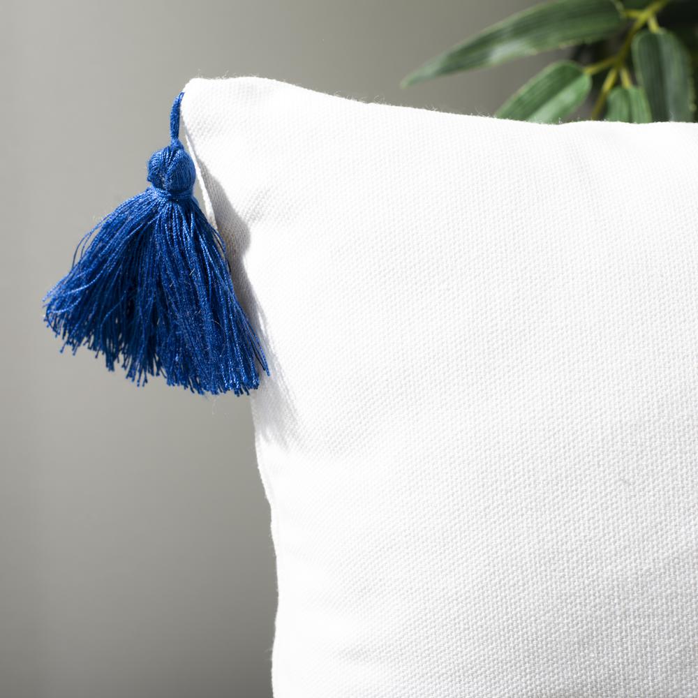 Orlanda Pillow, White/Navy. Picture 3