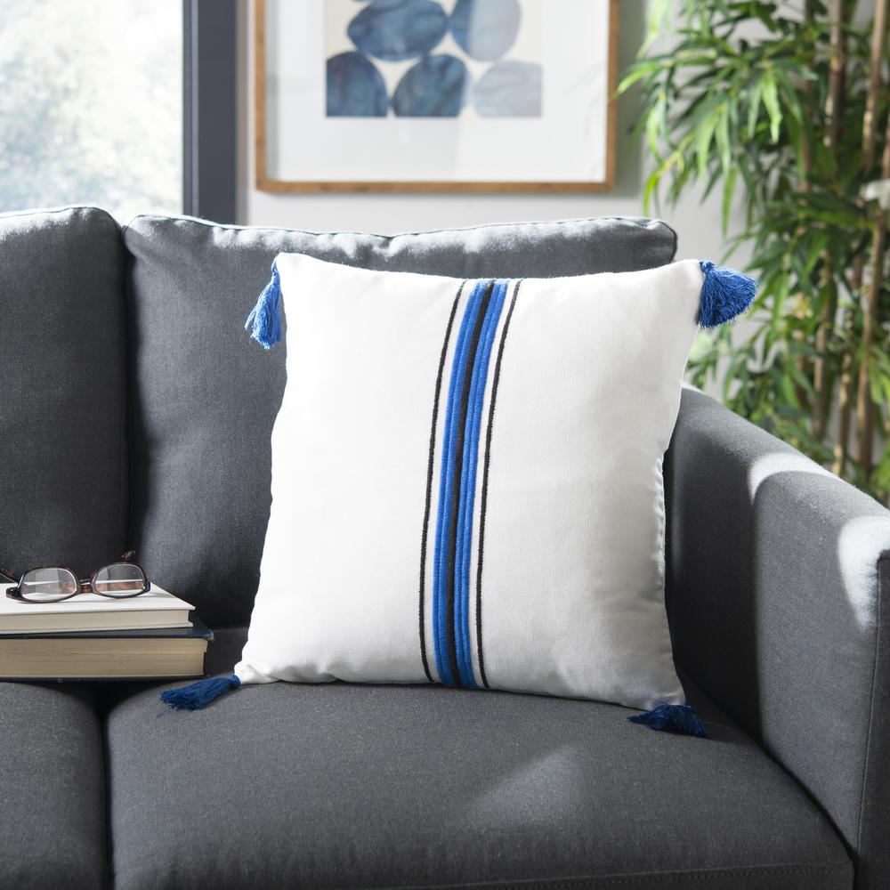 Orlanda Pillow, White/Navy. Picture 5