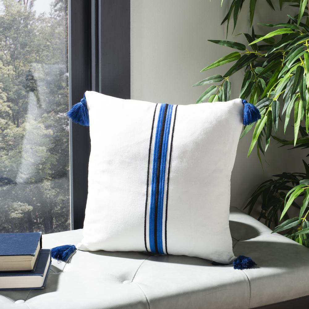 Orlanda Pillow, White/Navy. Picture 6