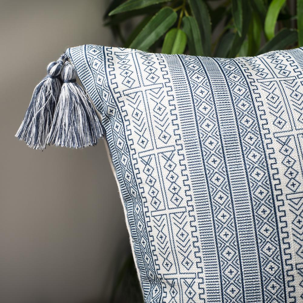 Lunette Pillow, White/Blue. Picture 3