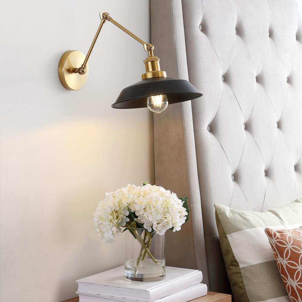 Kingston Wall Sconce, Brass Gold/Black. Picture 3