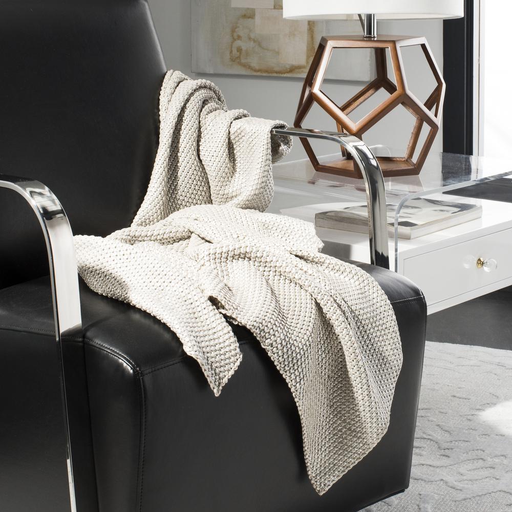 Tickled Grey Knit Throw, Palewisper. Picture 1