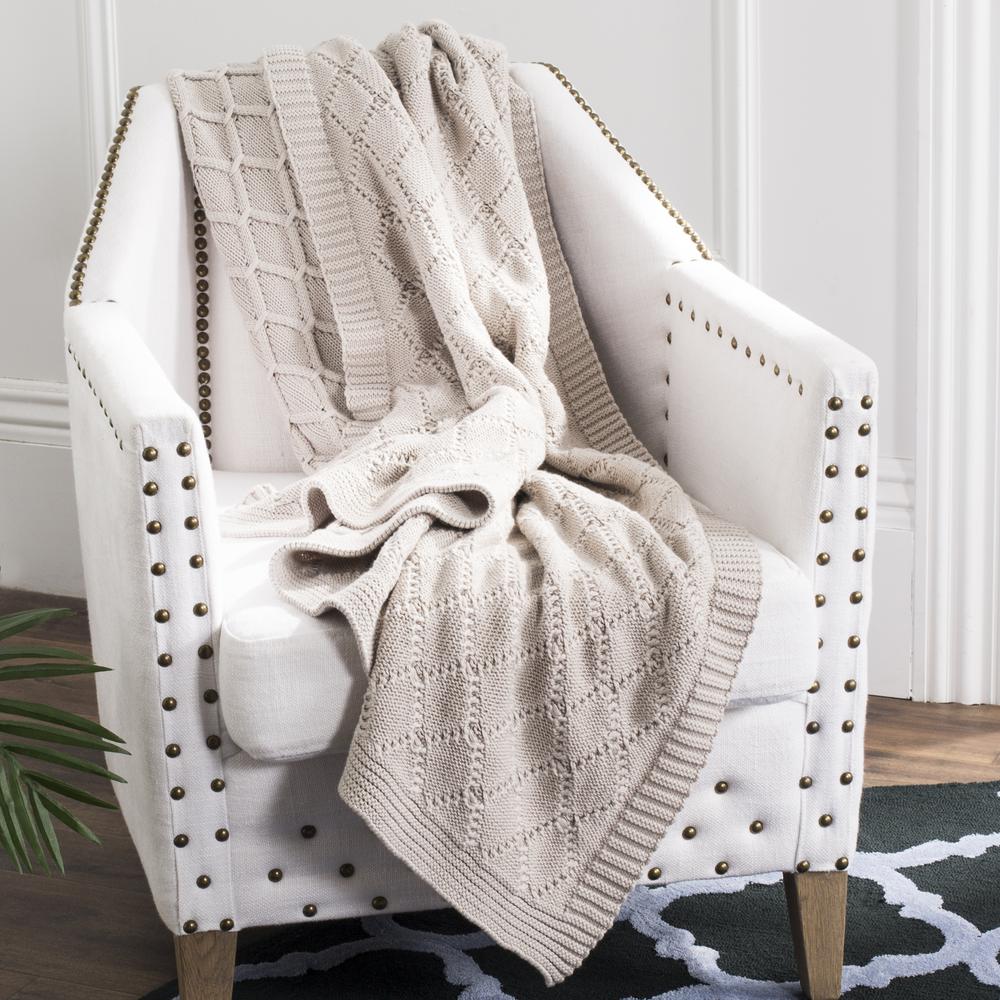 Petal Knit Throw, Palewisper. Picture 1