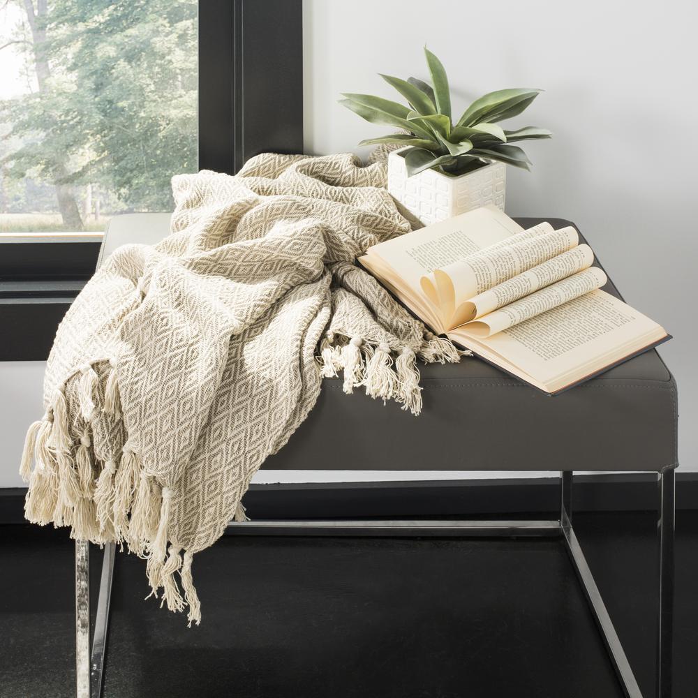 Danita Throw, Beige. Picture 1