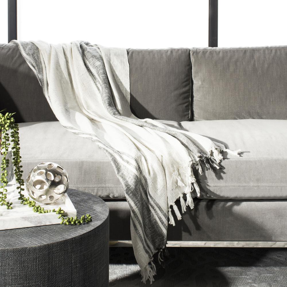Alita Metallic Throw, White/Grey/Silver. Picture 1