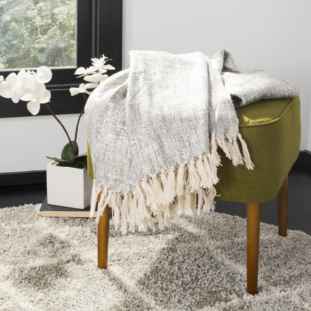 Jacqui Metallic Throw, Grey/Silver. Picture 2