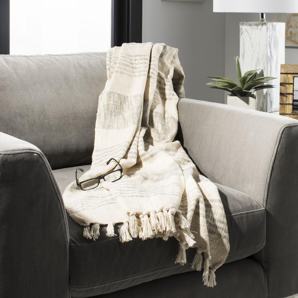 Voleta Metallic Throw, White/Grey/Gold. Picture 2