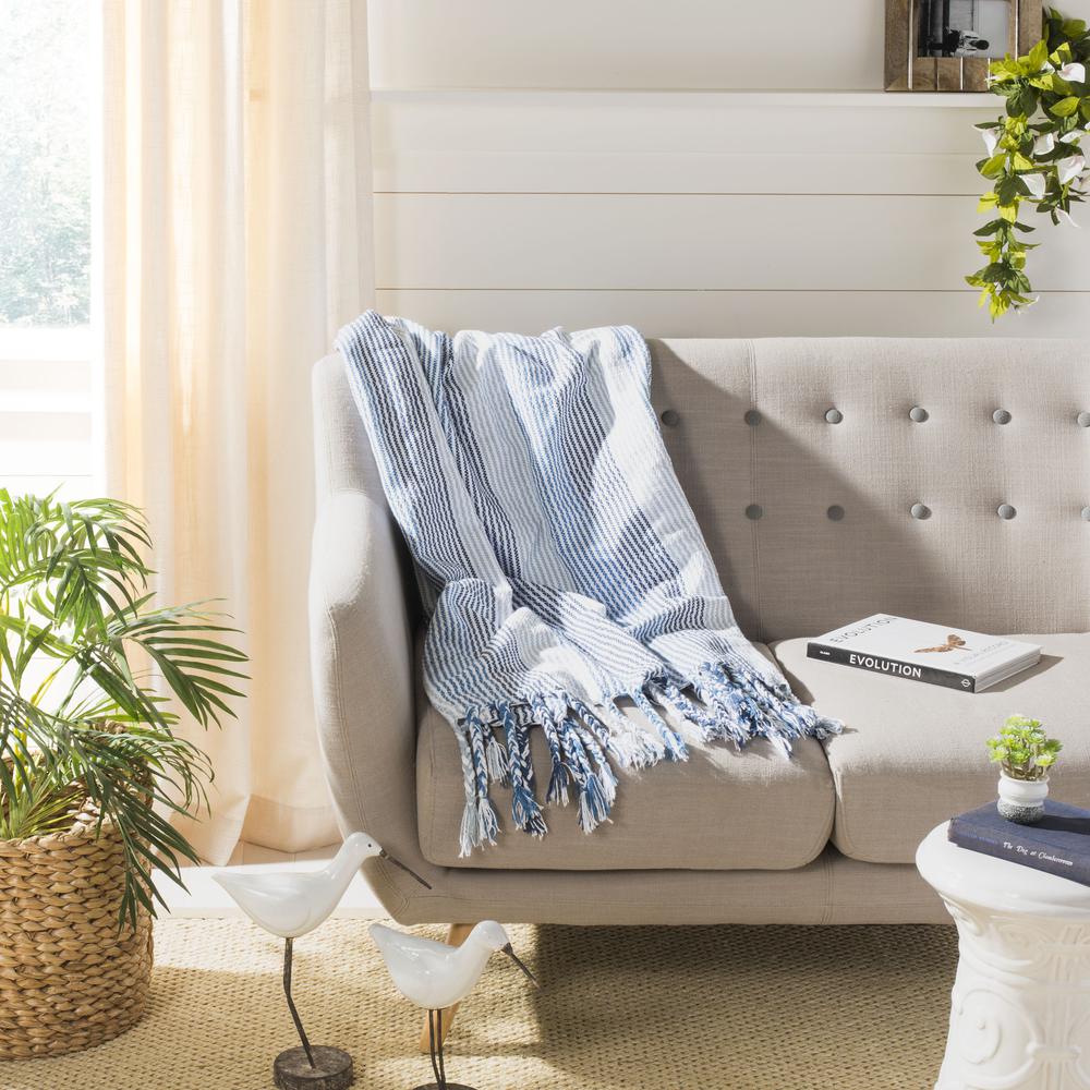 Brenton Fringe Throw, Blue/White. Picture 2