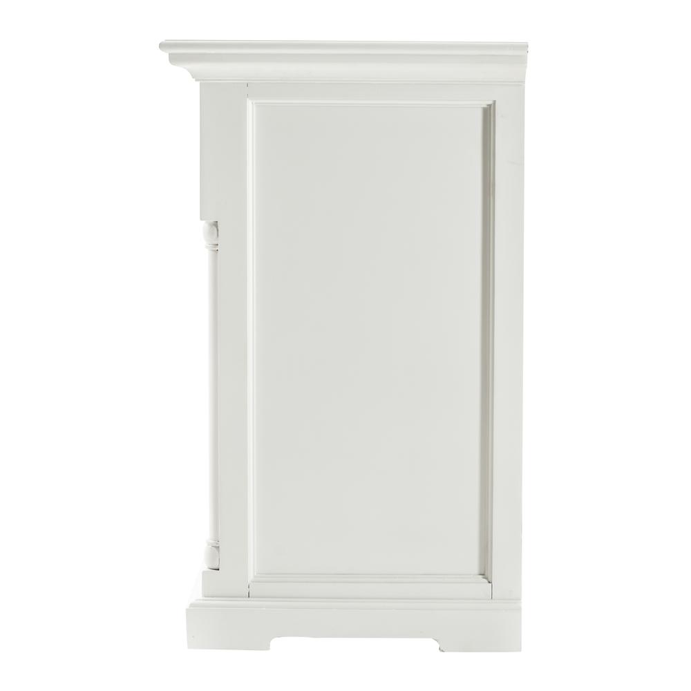 Provence Classic White Classic Sideboard with 3 doors. Picture 11