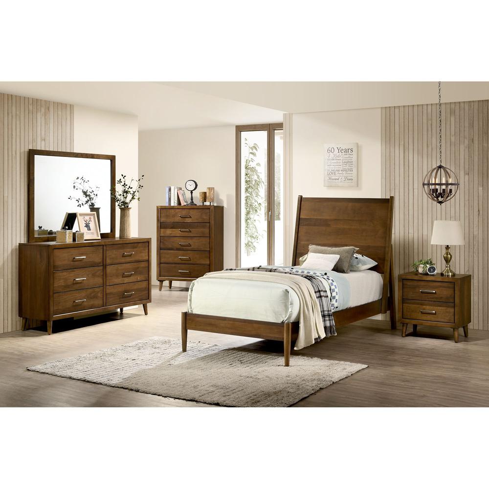 Zuma 4-Drawer Chest in Walnut. Picture 1
