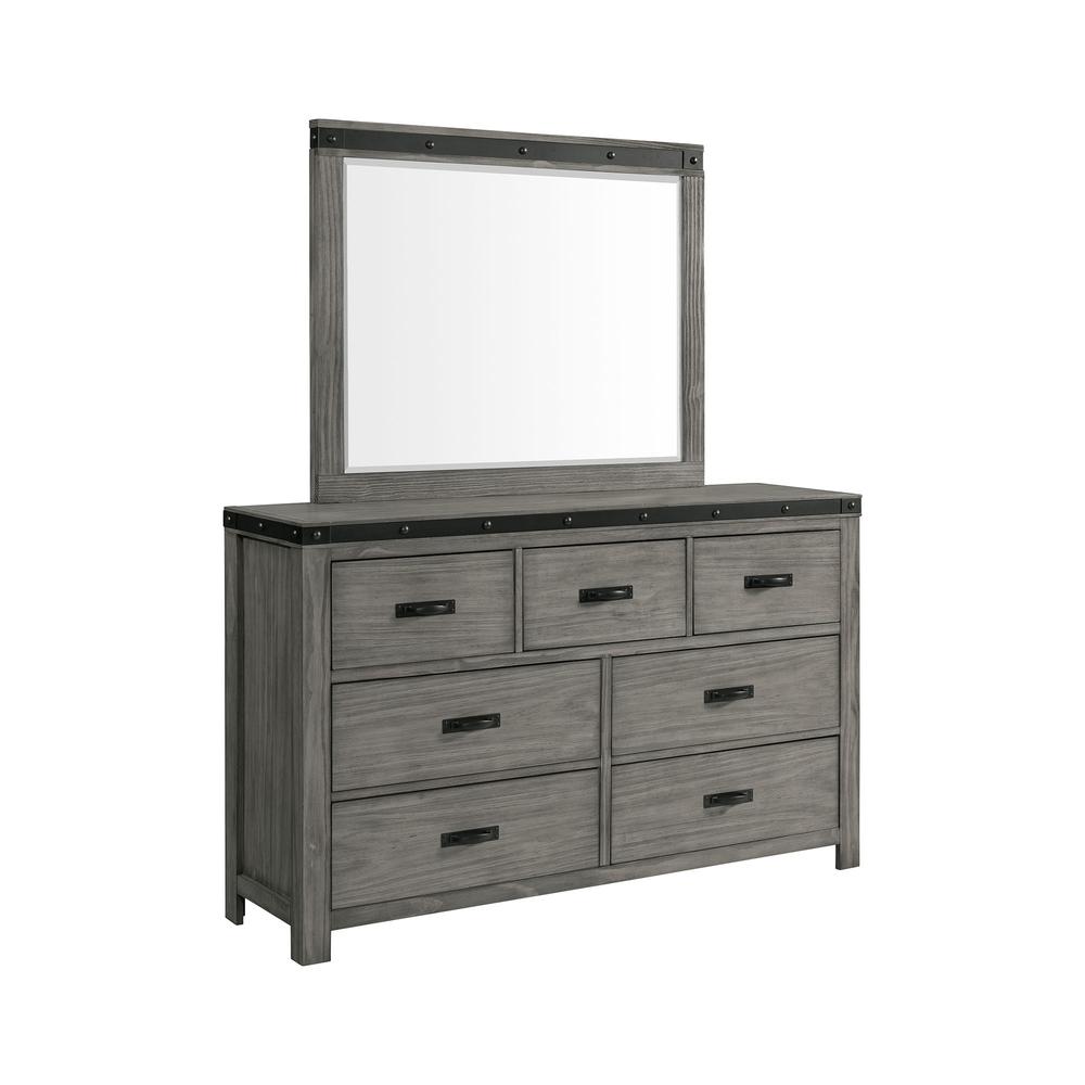Montauk King Panel 4PC Bedroom Set. Picture 12