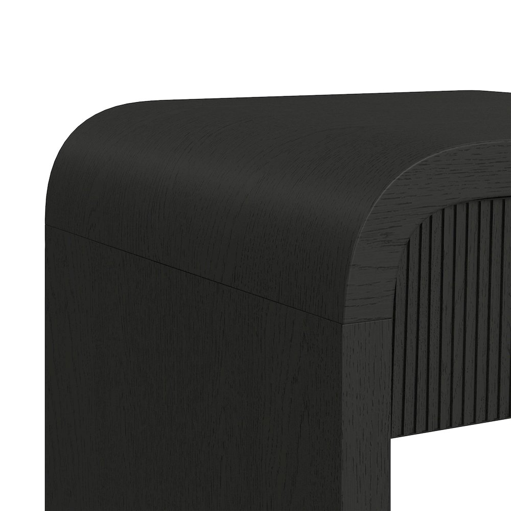 Woodridge End Table with USB in Black with Grain. Picture 4