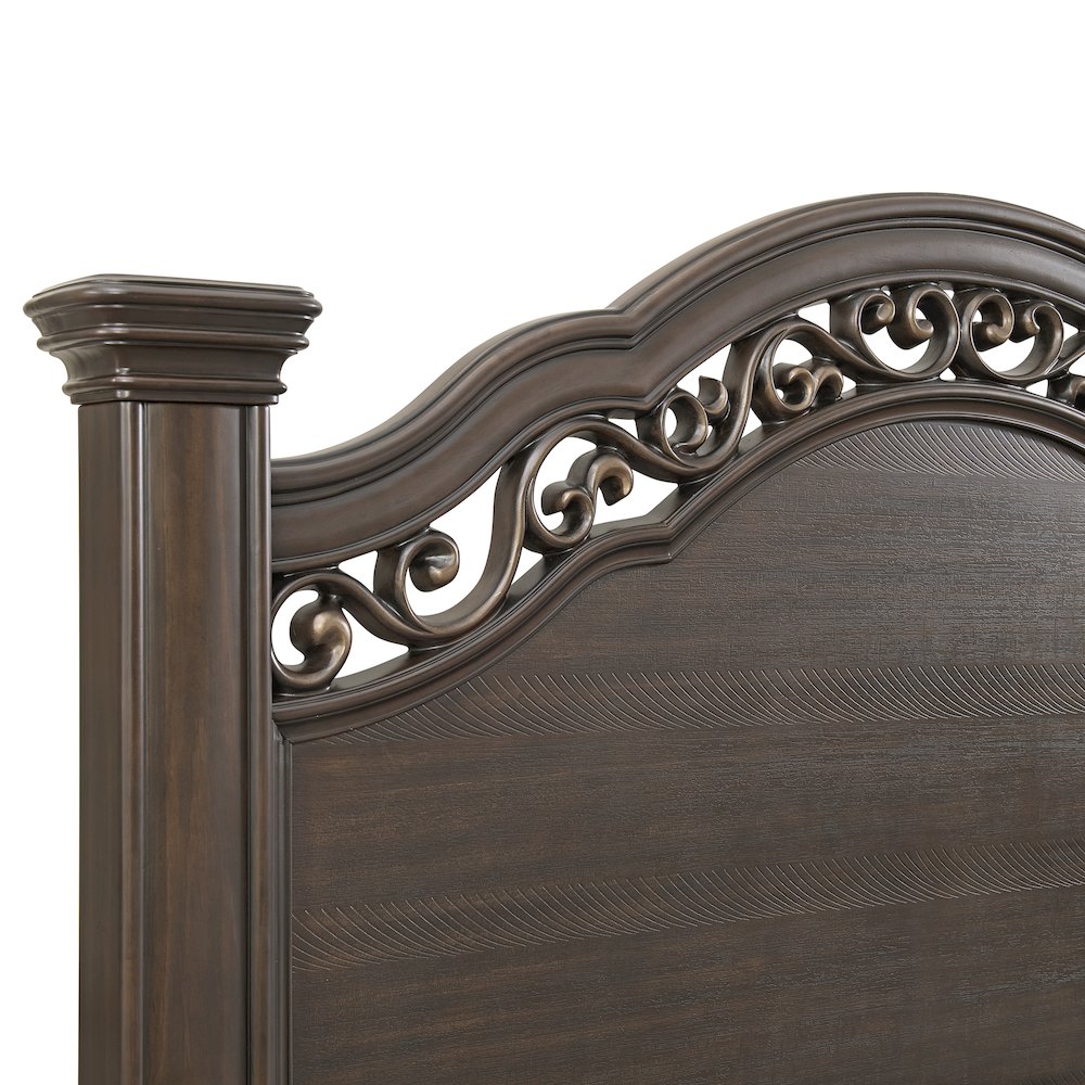 Brunswick Queen Panel Bed in Mahogany. Picture 4
