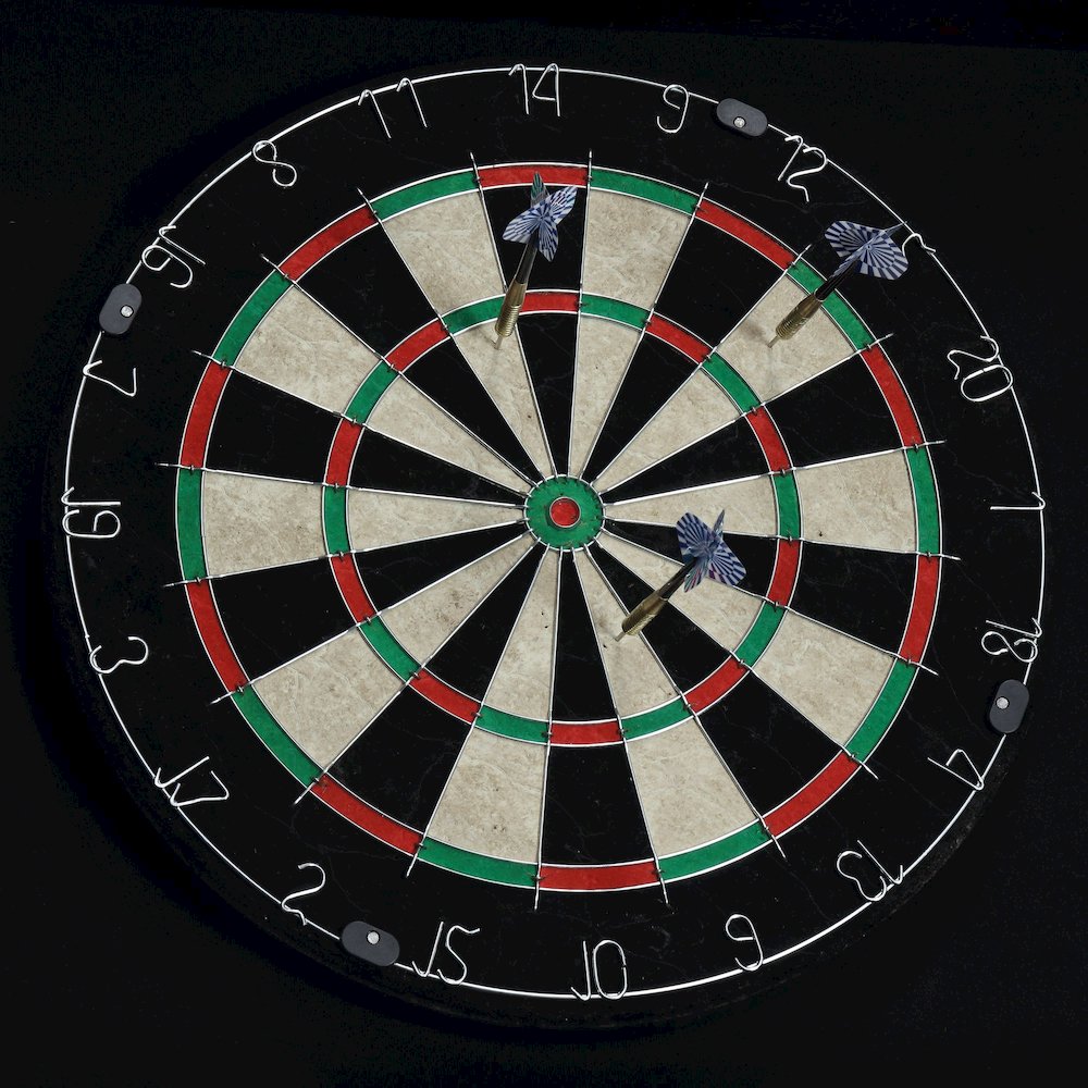 Tyson Dartboard Cabinet. Picture 9