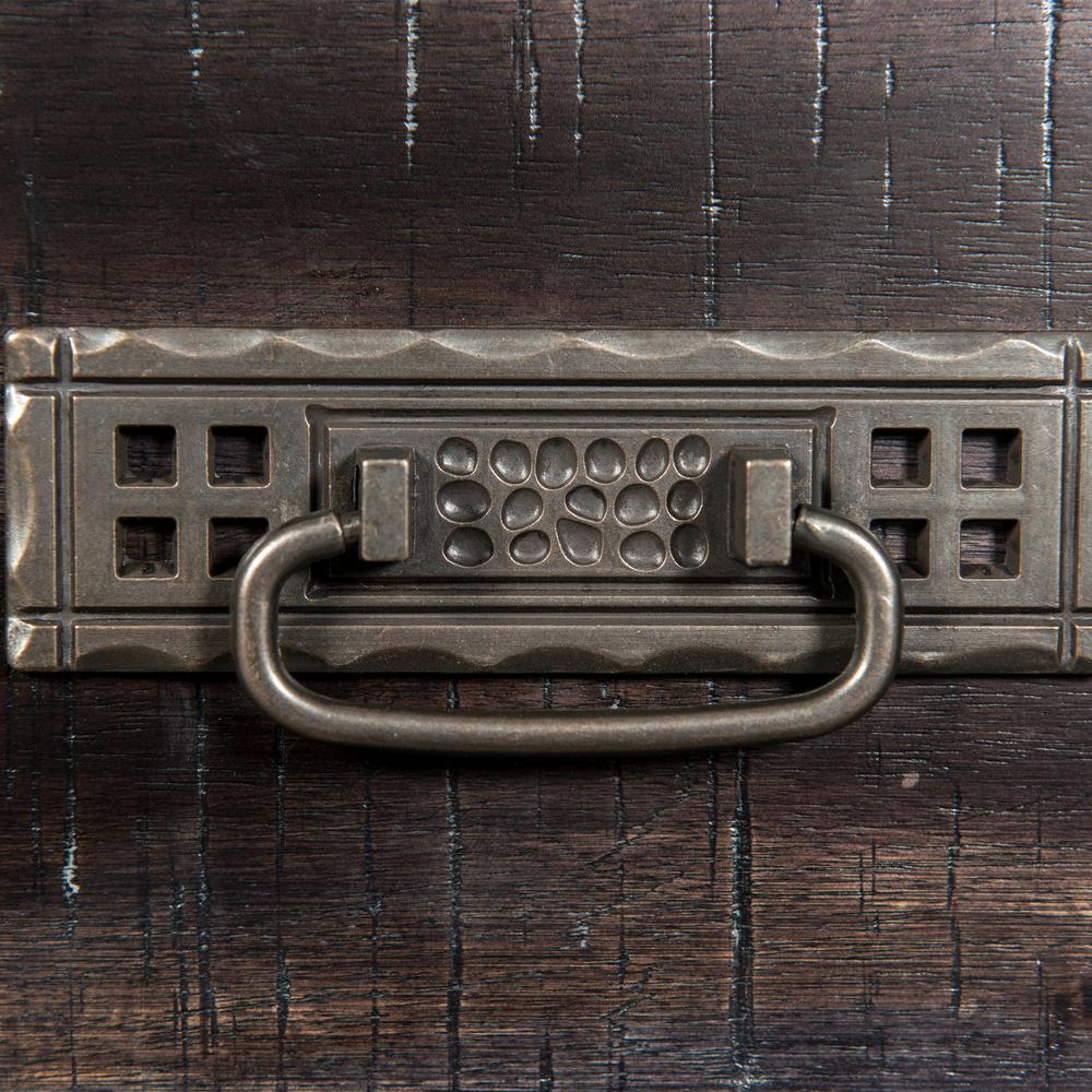 Steele Dresser. Picture 12