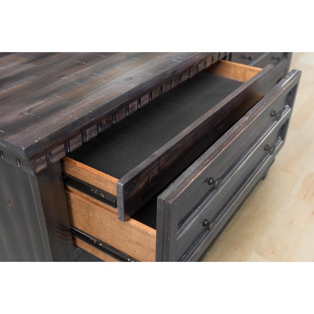 Steele Dresser. Picture 5