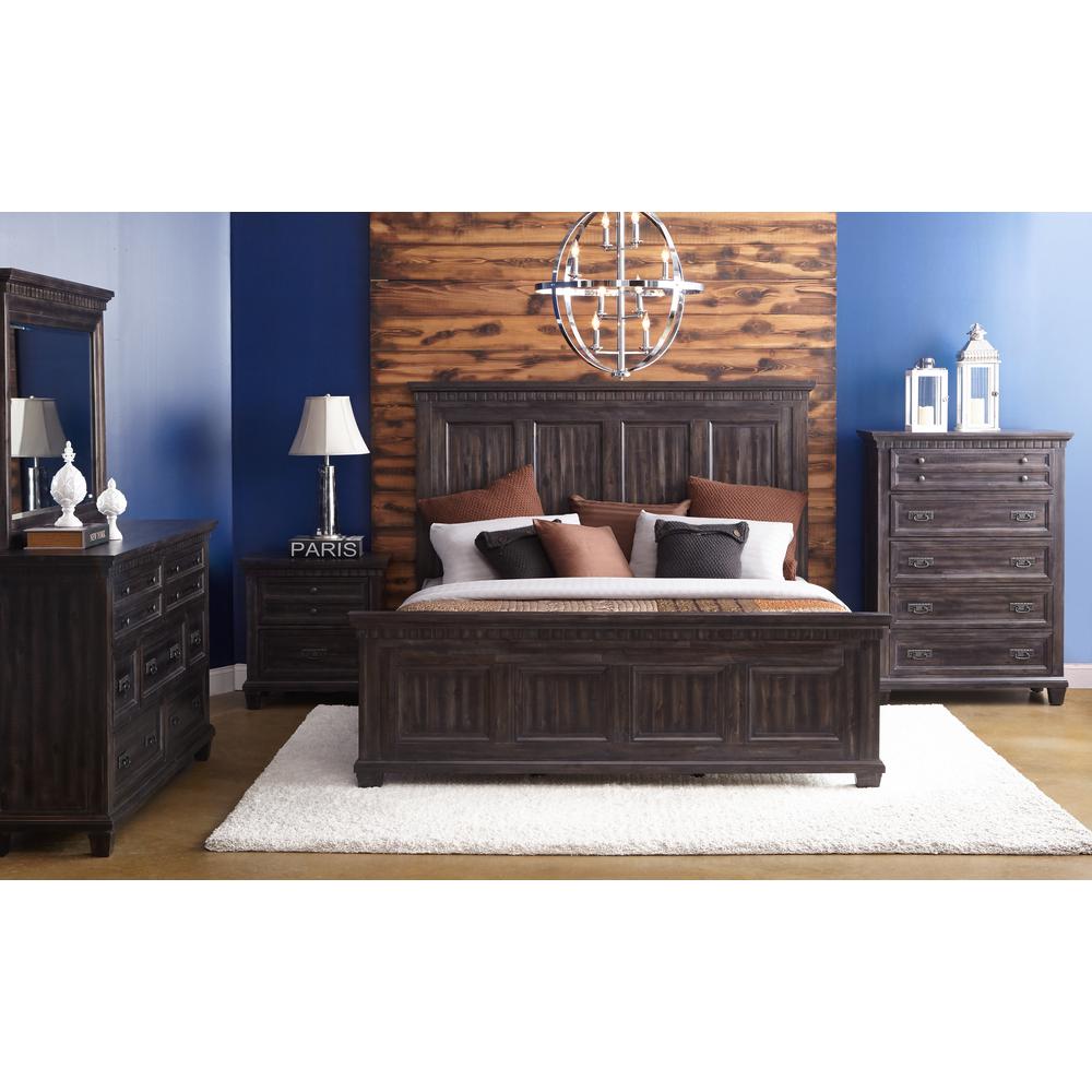 Steele Dresser. Picture 7