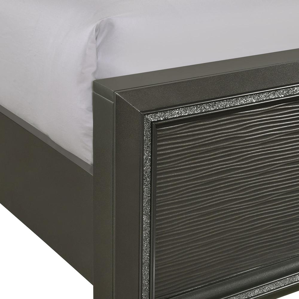 Faris King Panel 3PC Bedroom Set in Black. Picture 8