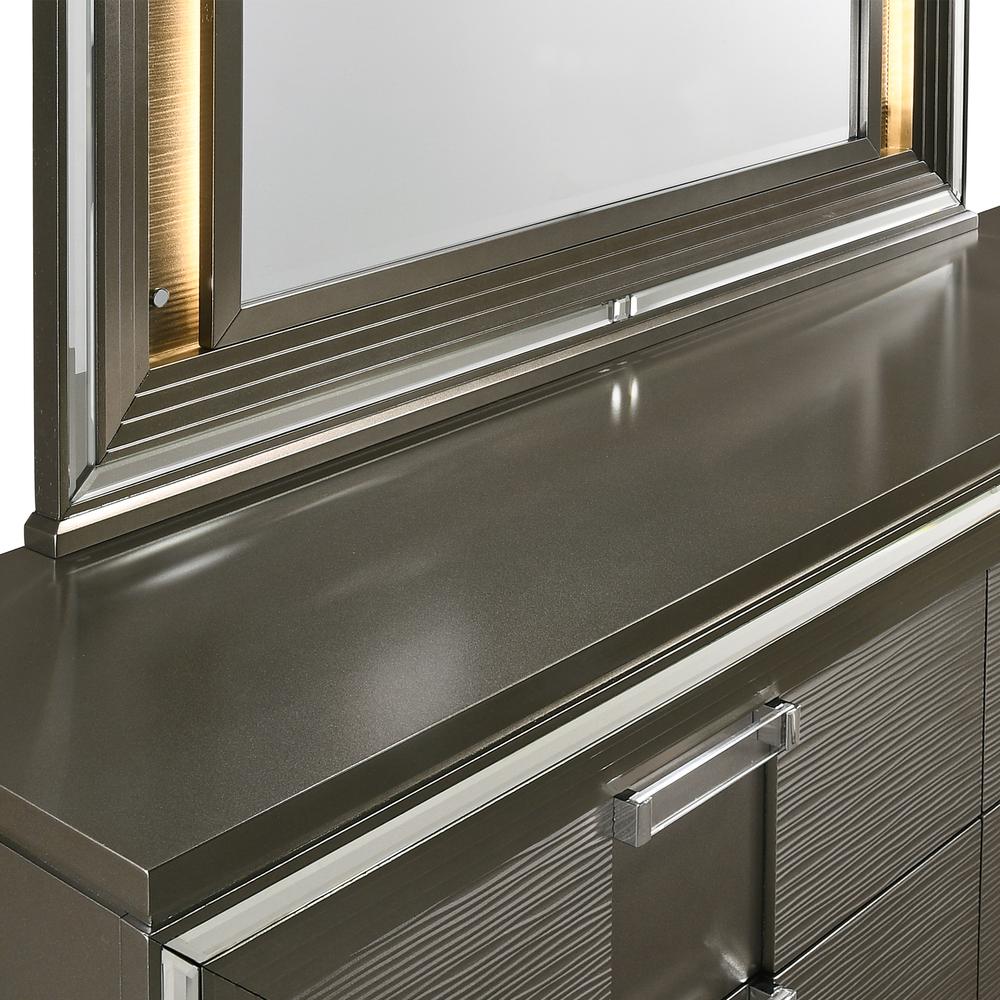 Charlotte 6-Drawer Dresser. Picture 10