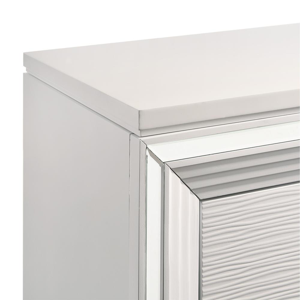 Charlotte King Storage 3PC Bedroom Set in White. Picture 13