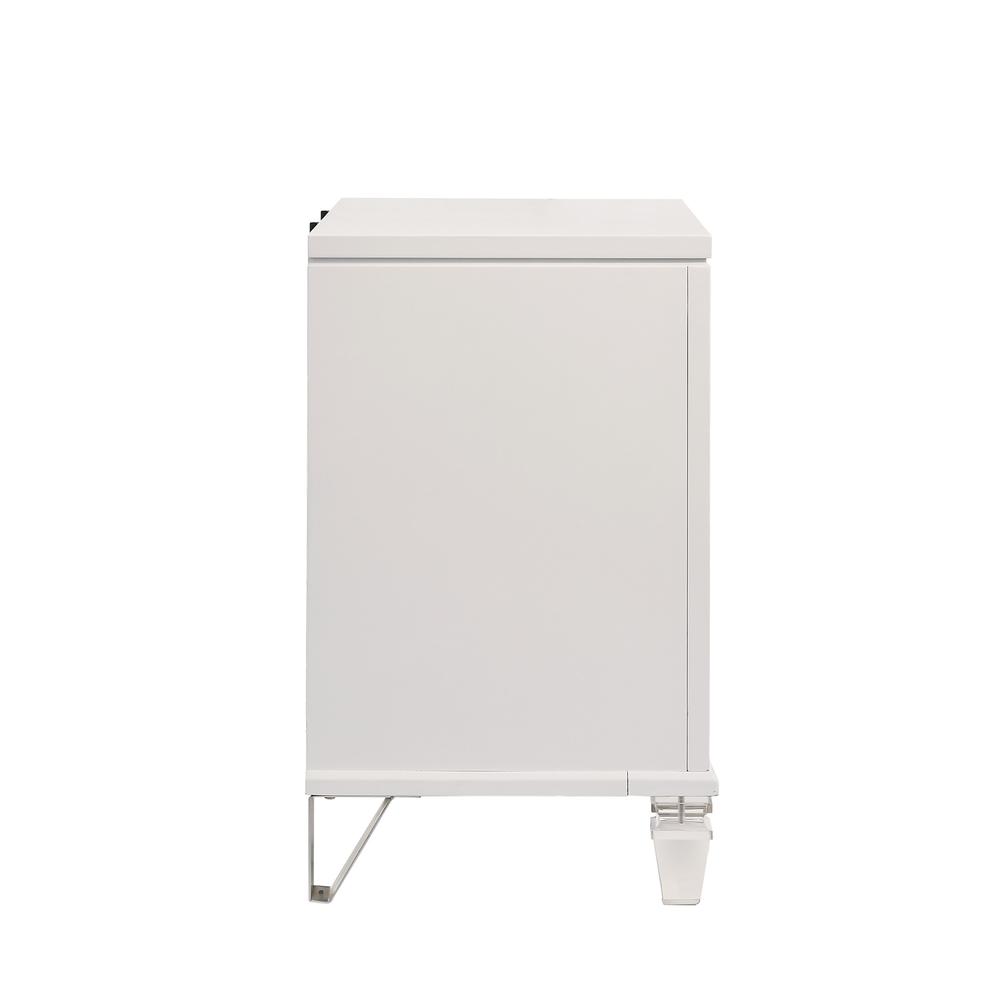 Charlotte 2-Drawer Nightstand w/ USB in White. Picture 4