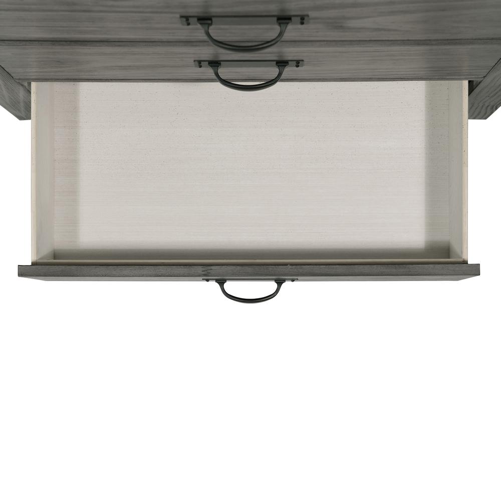 Montauk Chest. Picture 9