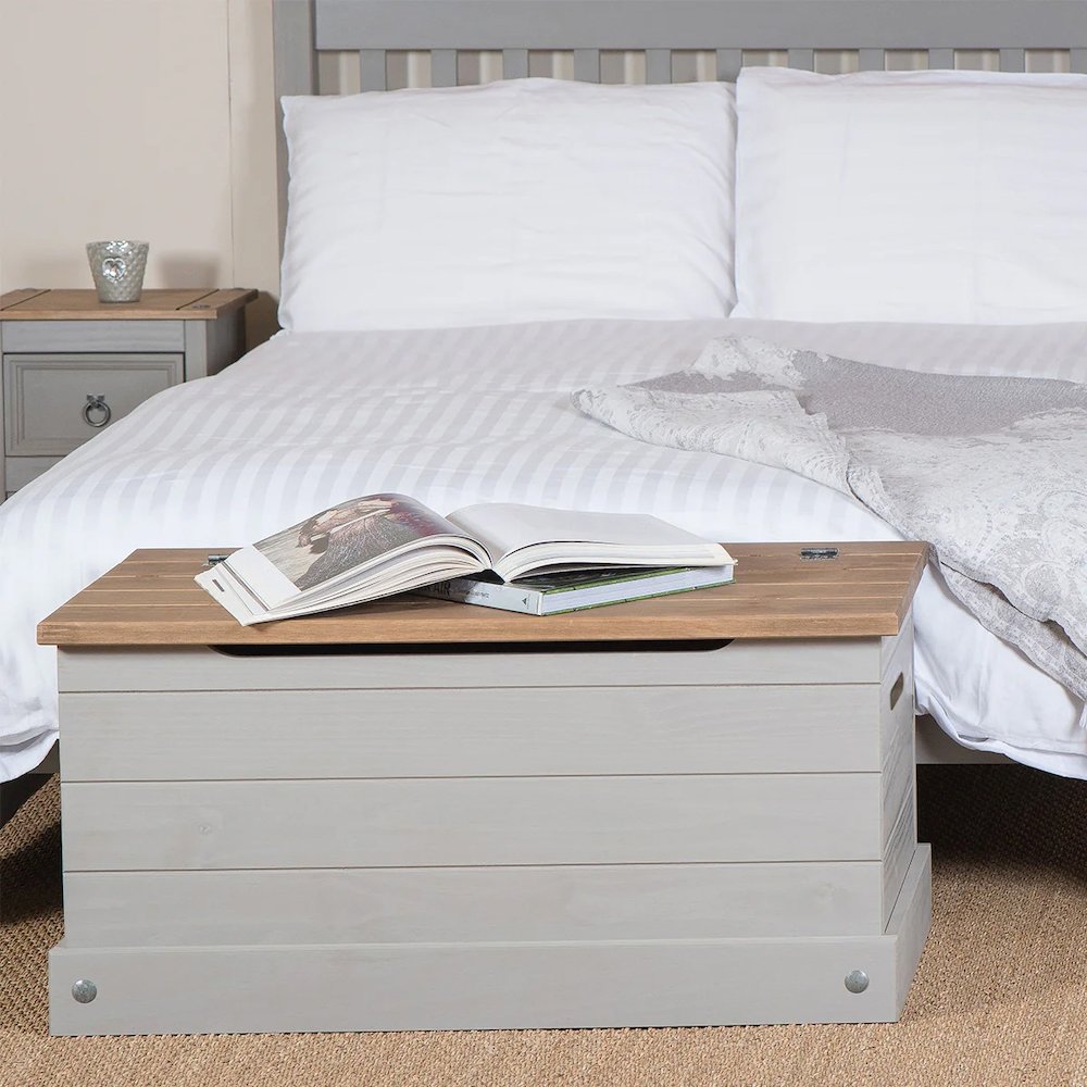 Wood Storage Trunk in Corona Gray. Picture 6