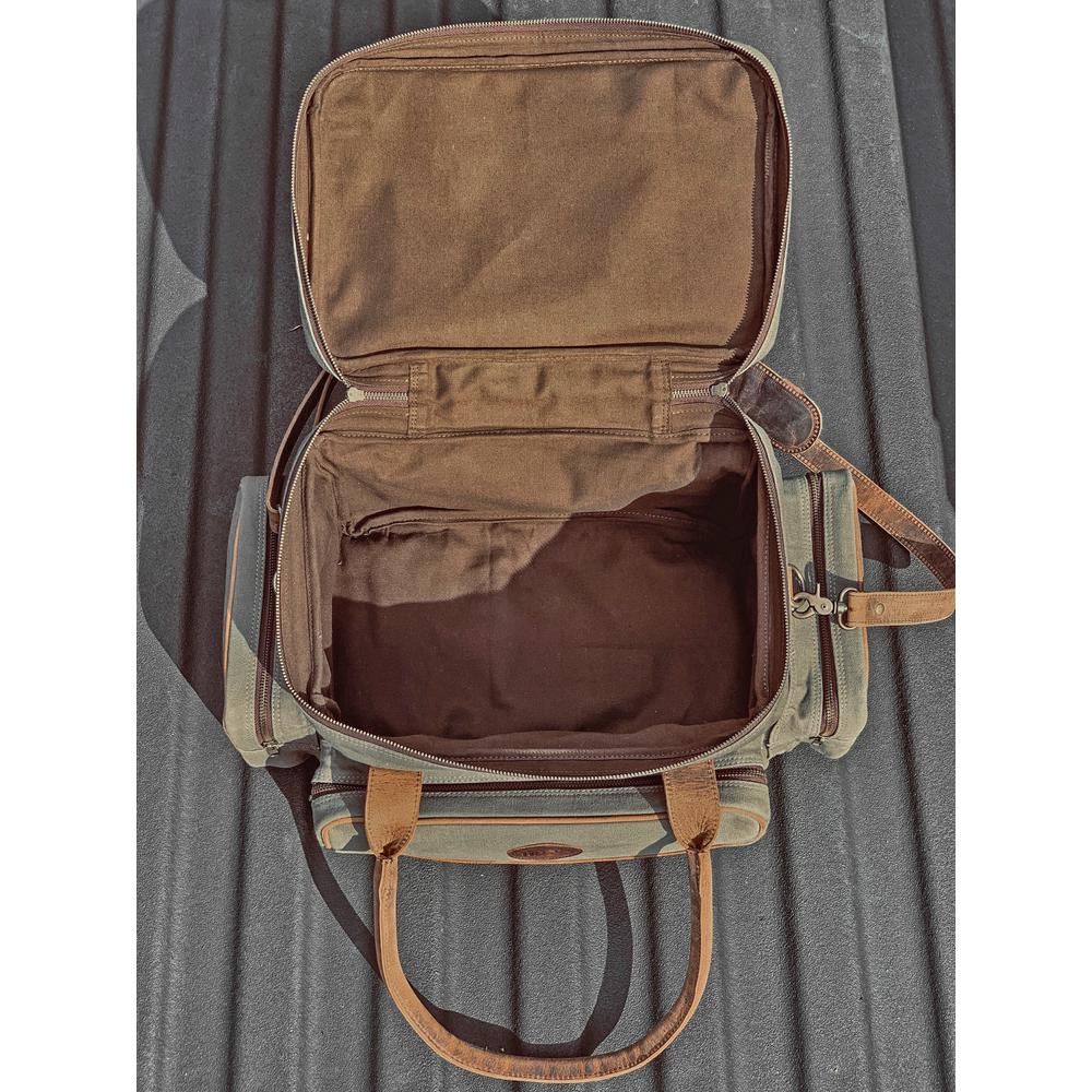 Canvas and Leather Field / Range Bag. Picture 7