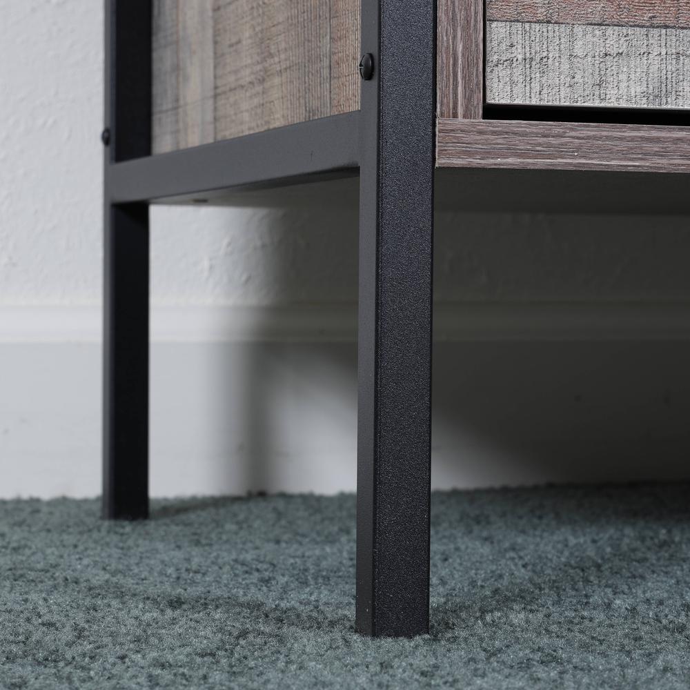 Four Drawer Chest with Metal Frame and Legs. Picture 6