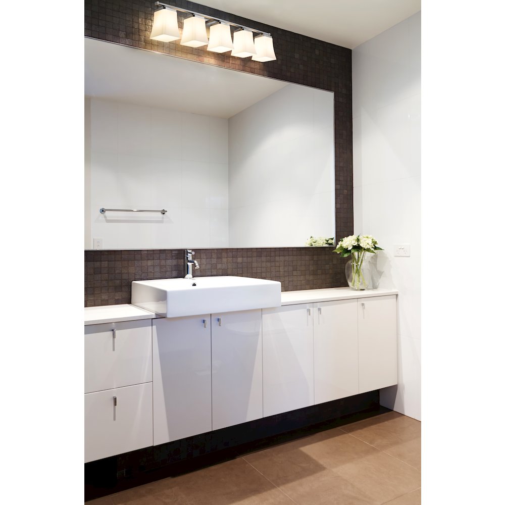 Z-Lite 5 Light Vanity. Picture 7