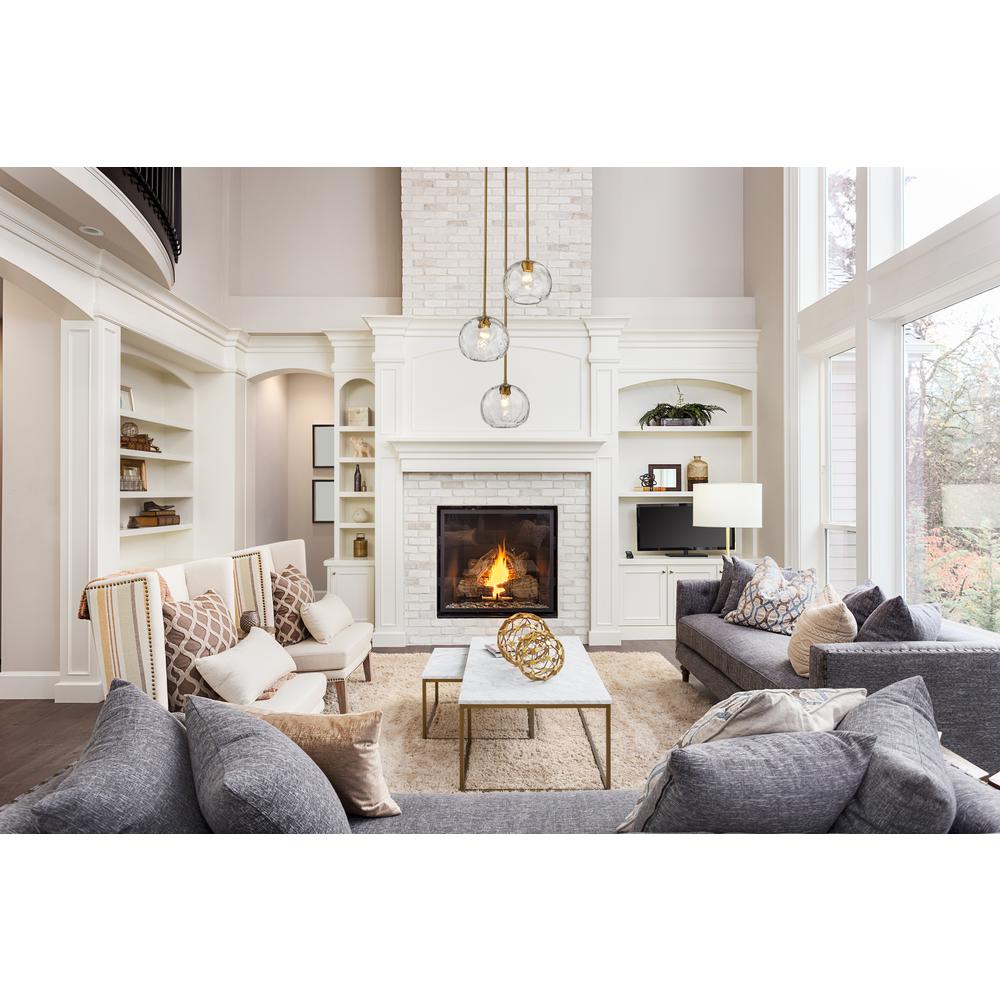3 Light Chandelier. Picture 8