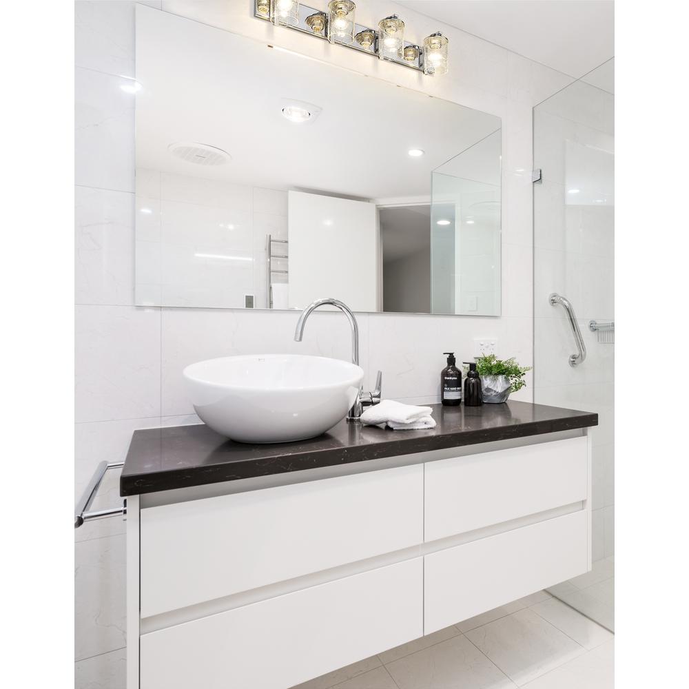4 Light Vanity. Picture 8