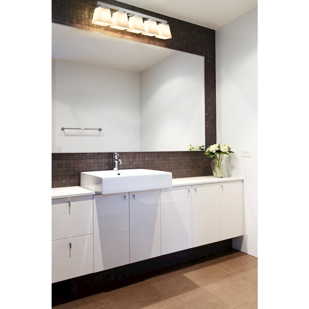 Z-Lite 5 Light Vanity. Picture 7