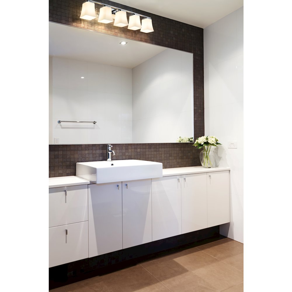 Z-Lite 5 Light Vanity. Picture 7