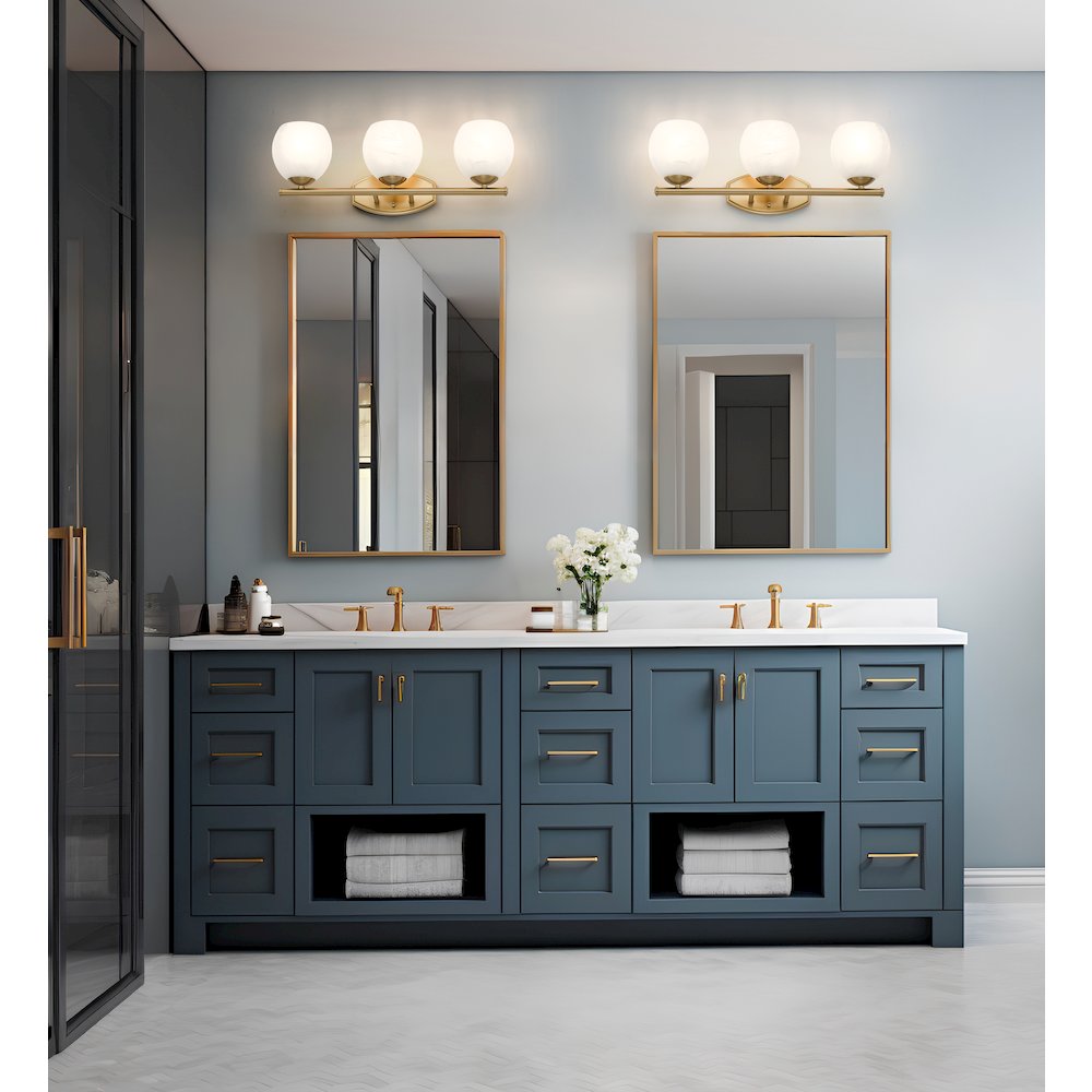 Z-Lite 3 Light Vanity, Modern Gold. Picture 5