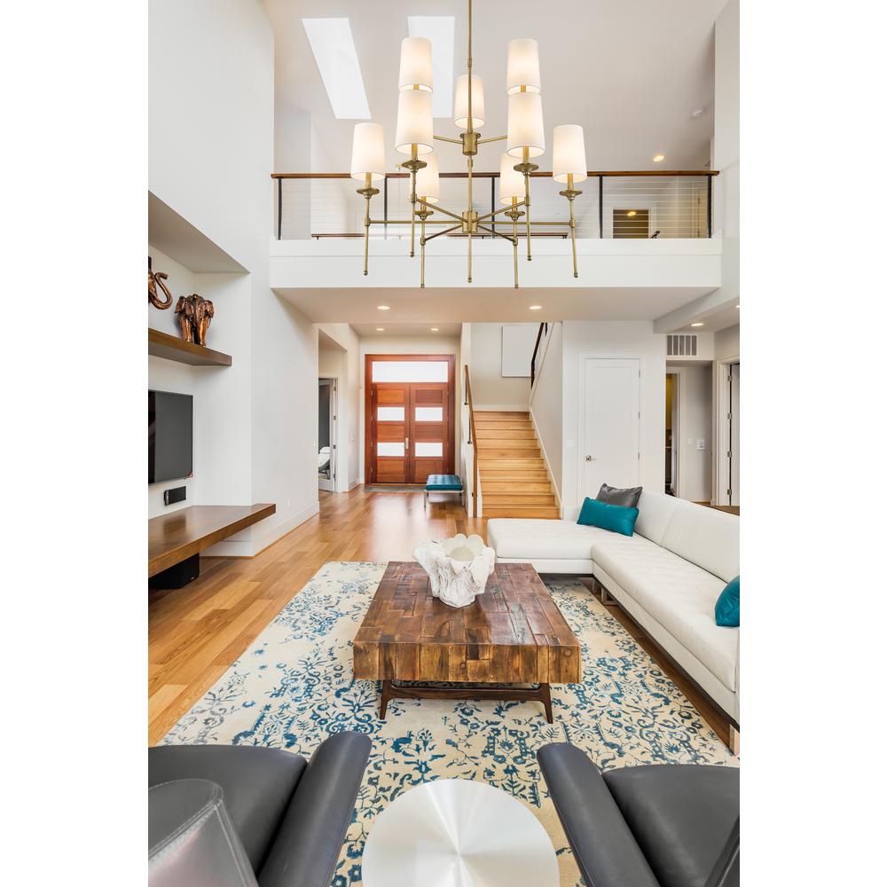 9 Light Chandelier. Picture 7