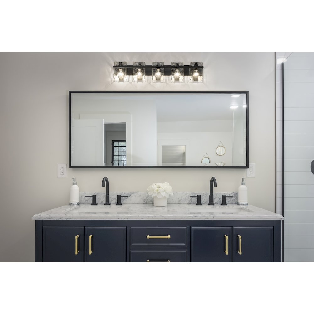 Z-Lite 5 Light Vanity. Picture 7