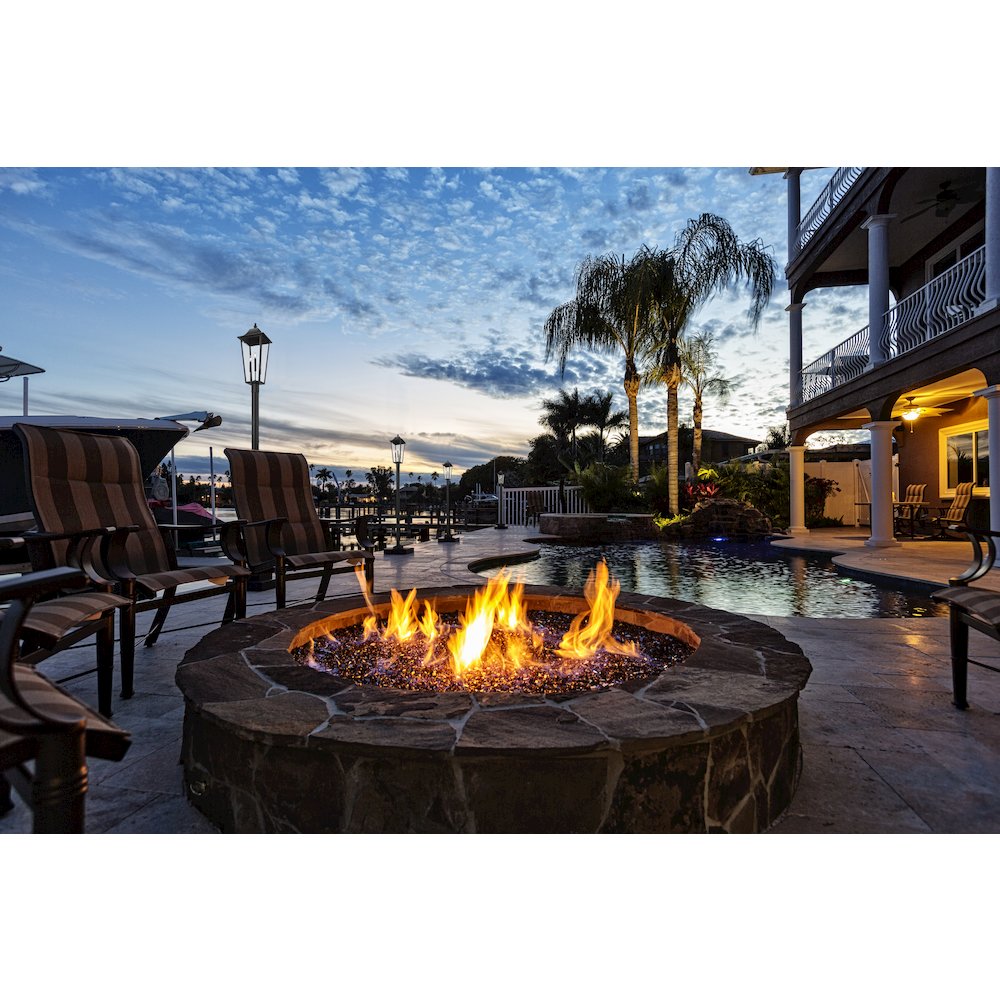 Z-Lite 3 Light Outdoor Post Mount Fixture. Picture 7