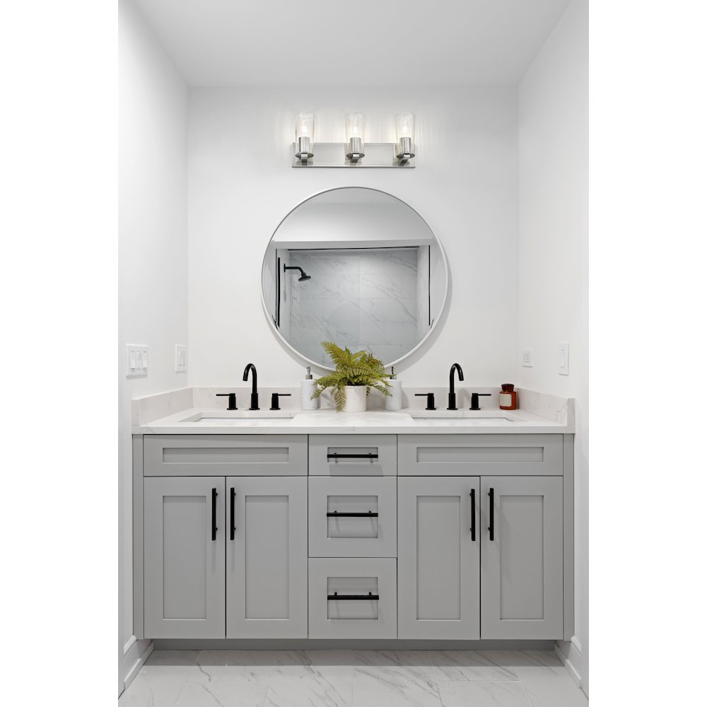 Z-Lite 3 Light Vanity. Picture 6