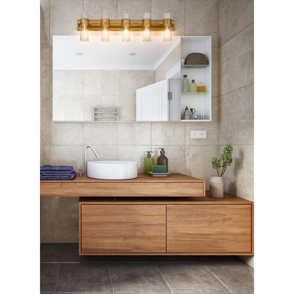 5 Light Vanity. Picture 7