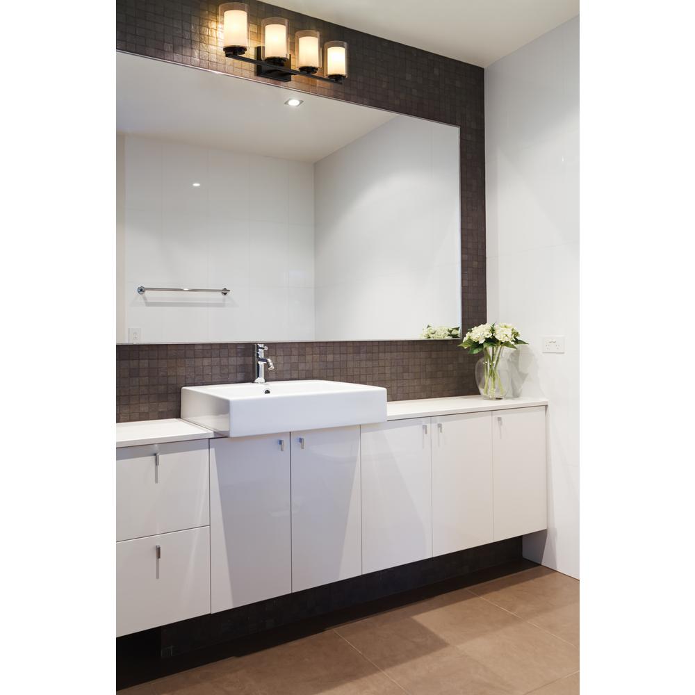 4 Light Vanity. Picture 7